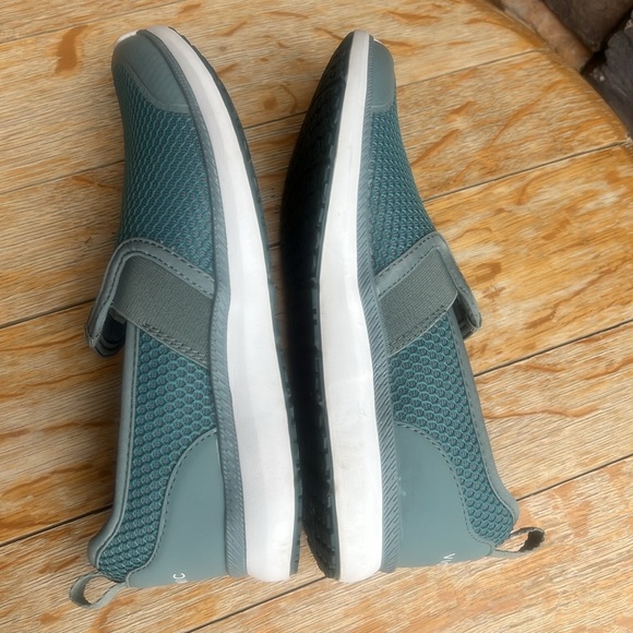 Vionic Orthaheel Julianna Pro Slip On Sneaker Teal Blue Womans Size 8 - Picture 8 of 10